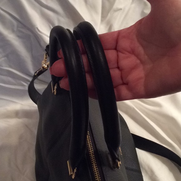 Vince Camuto bag DELETING tonight - Picture 4 of 6